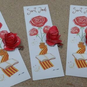 Rosa de paper pintat amb punt de llibre